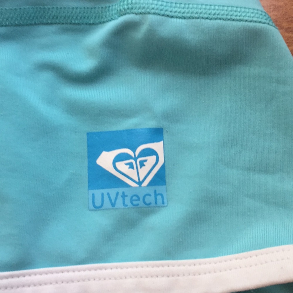 Roxy Rashguard - Picture 5 of 8